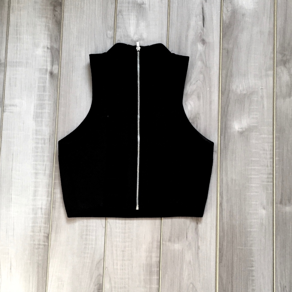 Express cropped Top - Picture 2 of 3